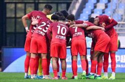 开云体育app-鲁能队备战足协杯半决赛，冲击冠军