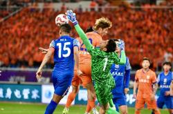 开云体育app-申花遭遇连败，球队慌乱，亟待调整状态的简单介绍