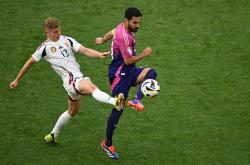 开云体育官方入口-匈牙利队在比赛中踢出了一场出色比赛