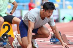 开云体育在线-田径运动员苏炳添取得突破，跻身最强八强