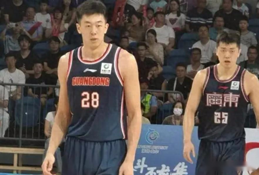 山西球员精准传球，为球队夺冠铺路的简单介绍