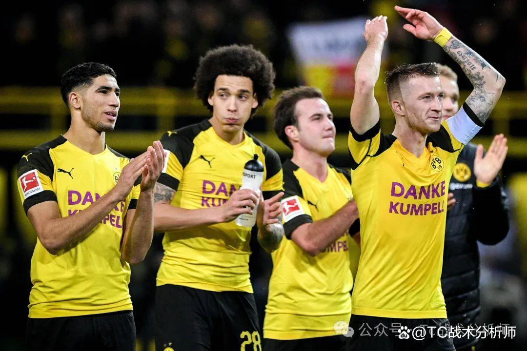 霍芬海姆球员赛后向球迷致意