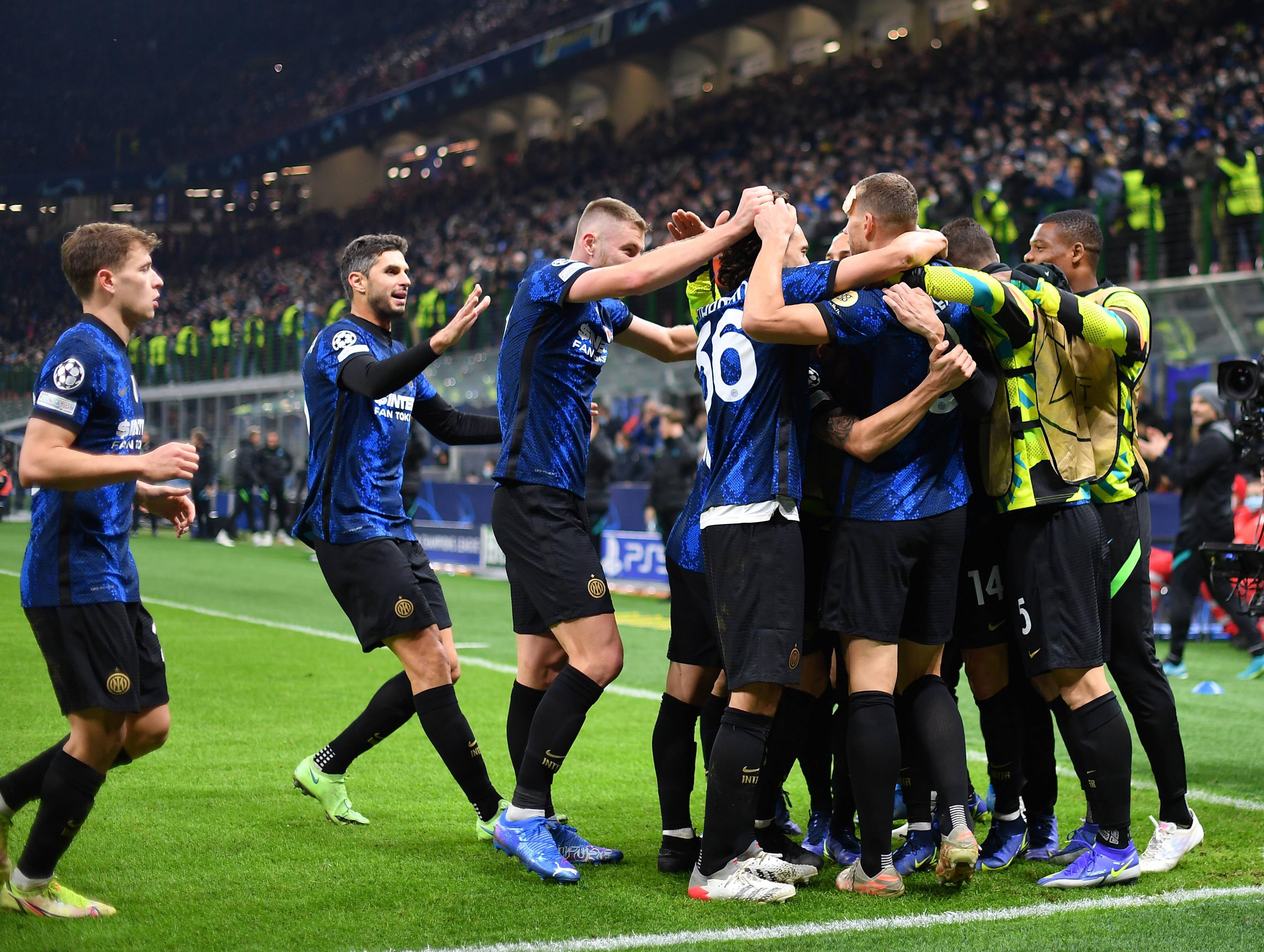 包含卡利亚里连续充满斗志，球队迎来连胜之路的词条