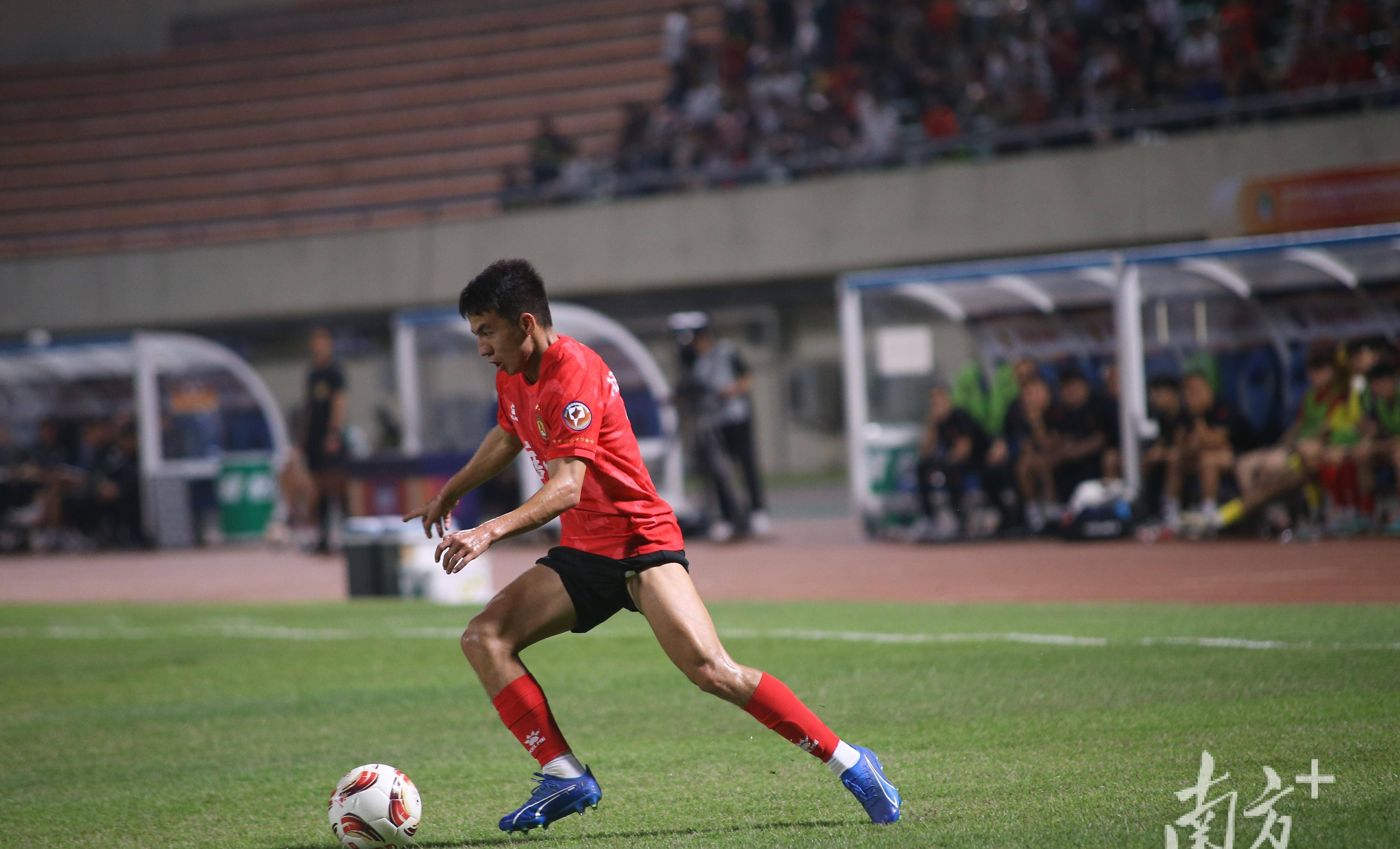 广州队主场失利表现令人失望