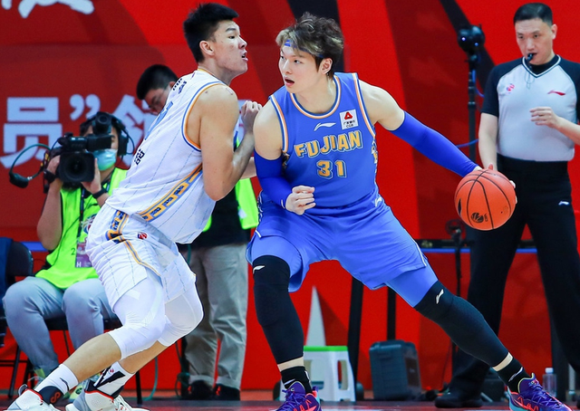 四川队逆转战胜福建队，成功晋级